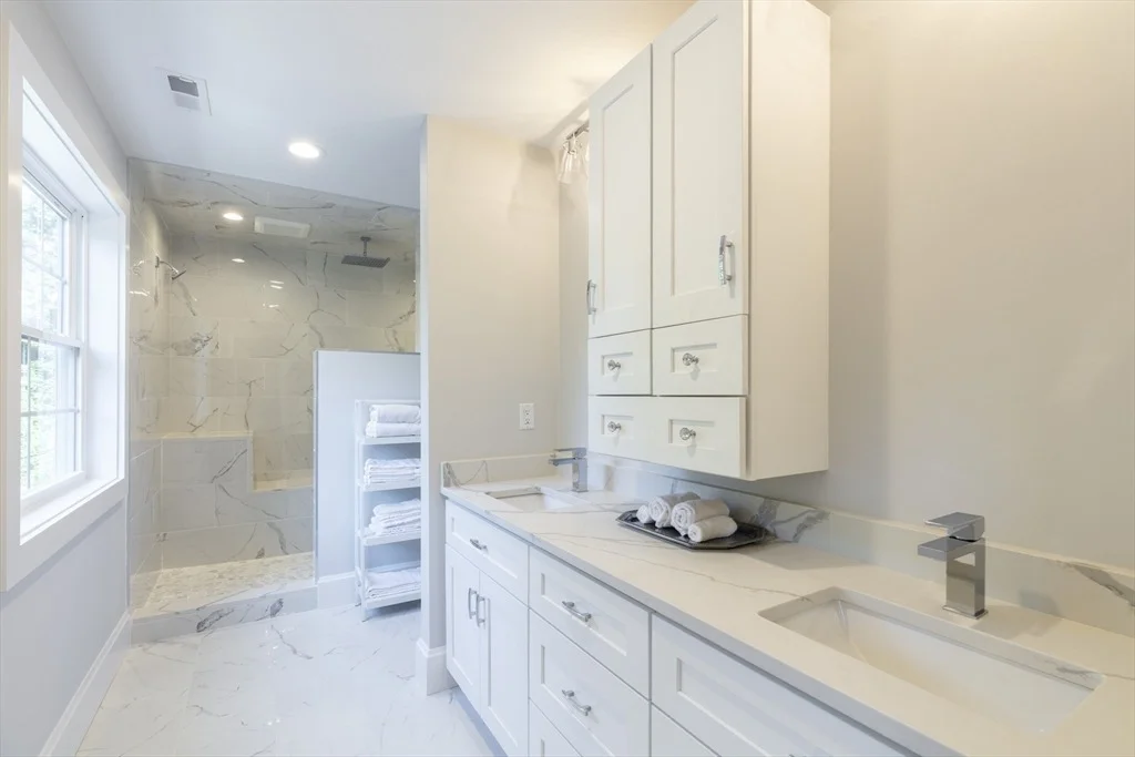 Photo of 239 Hardy Pond Road