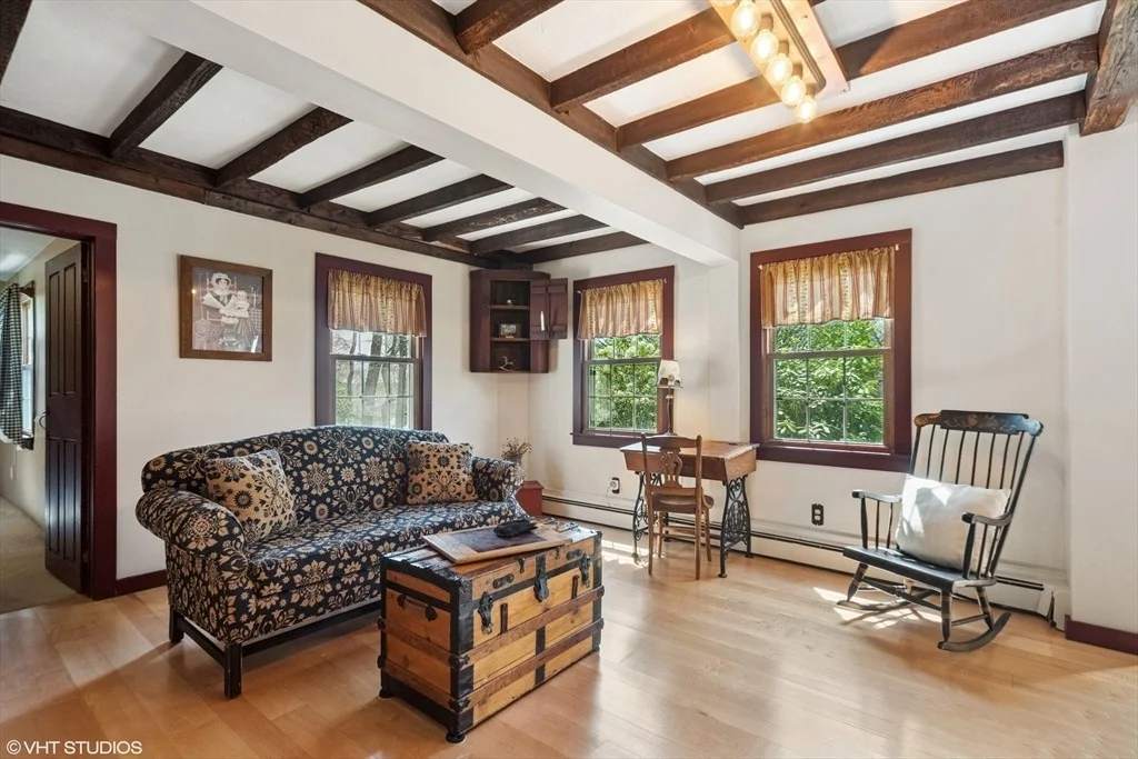 Photo of 82 Chestnut Hill Rd