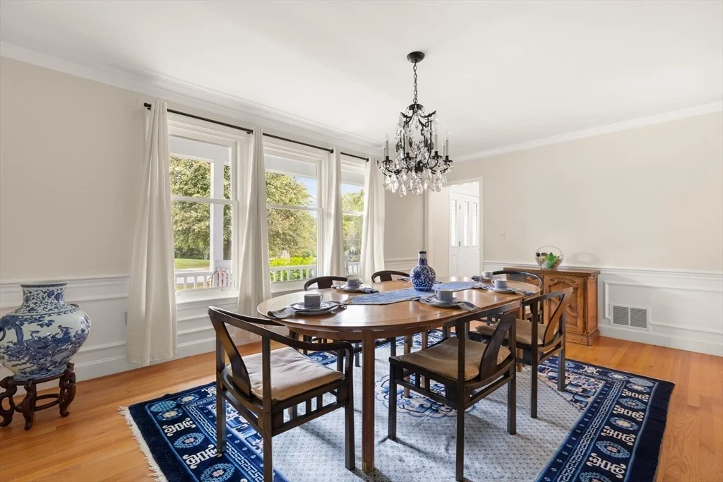 Photo of 323 Robert Rd