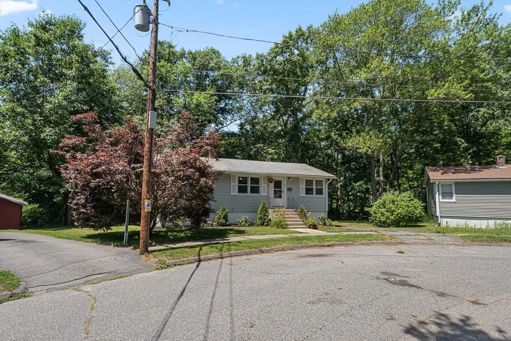 Photo of 28 Greybert Ln
