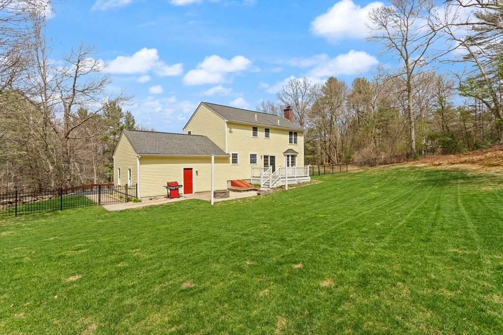 Photo of 4 Ledgewood Dr