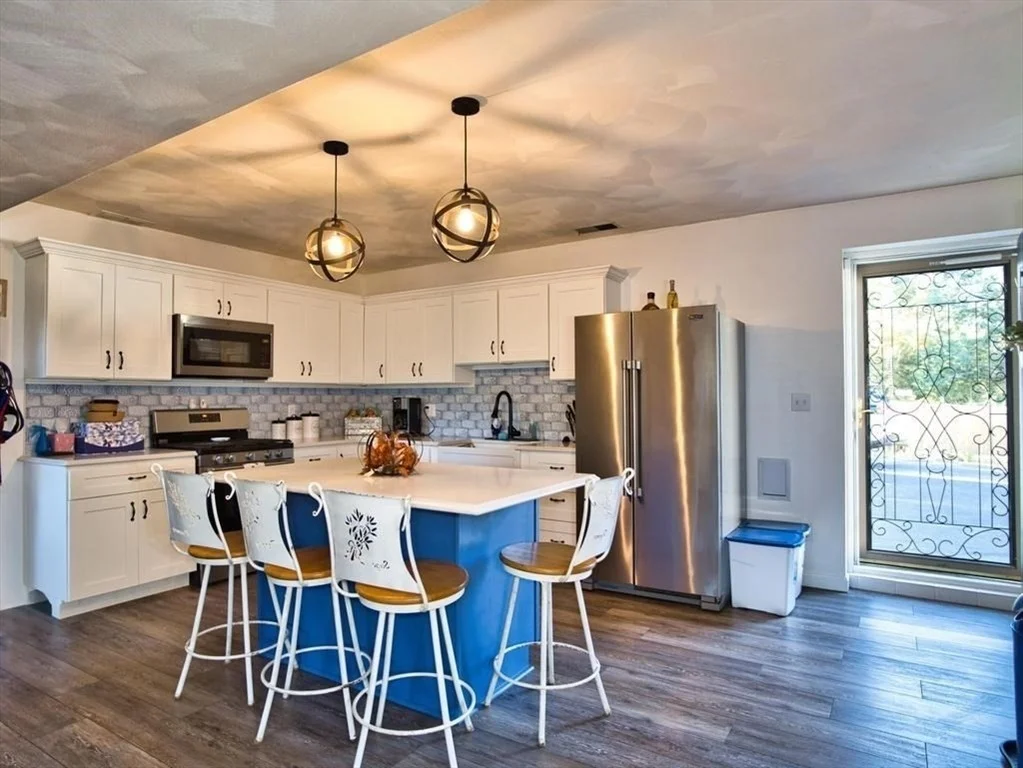 Photo of 555 Harbor View Blvd