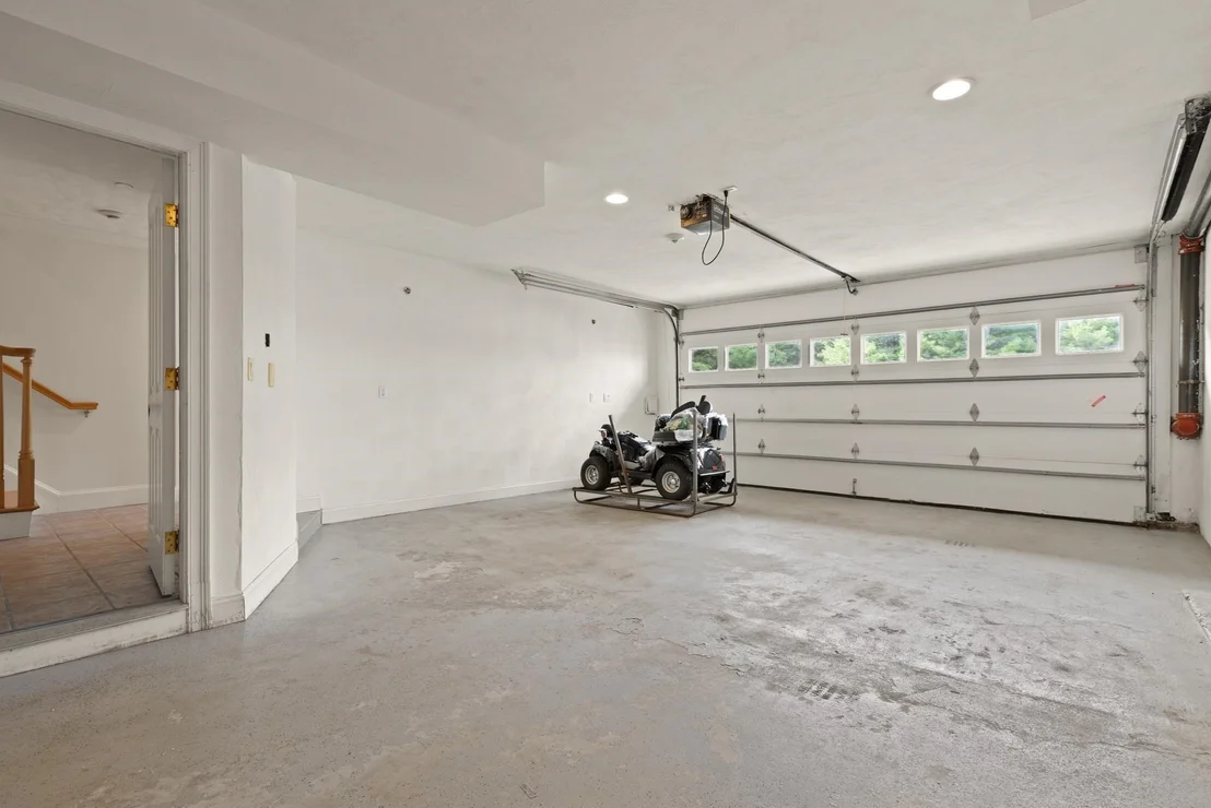 Photo of Unit 8 at 8 Dansreau Place