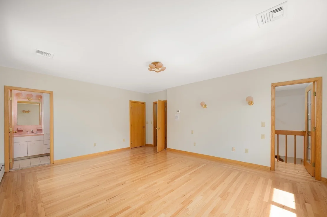 Photo of 14 Maxcy Dr