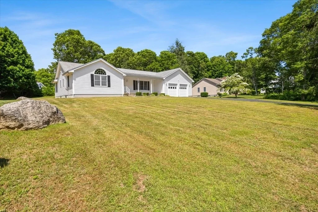 Photo of 8 Sherry Ln