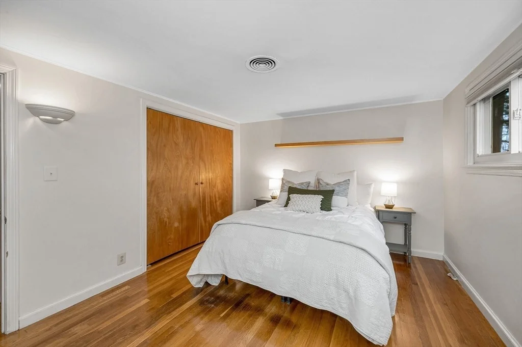 Photo of 14 Holton Road
