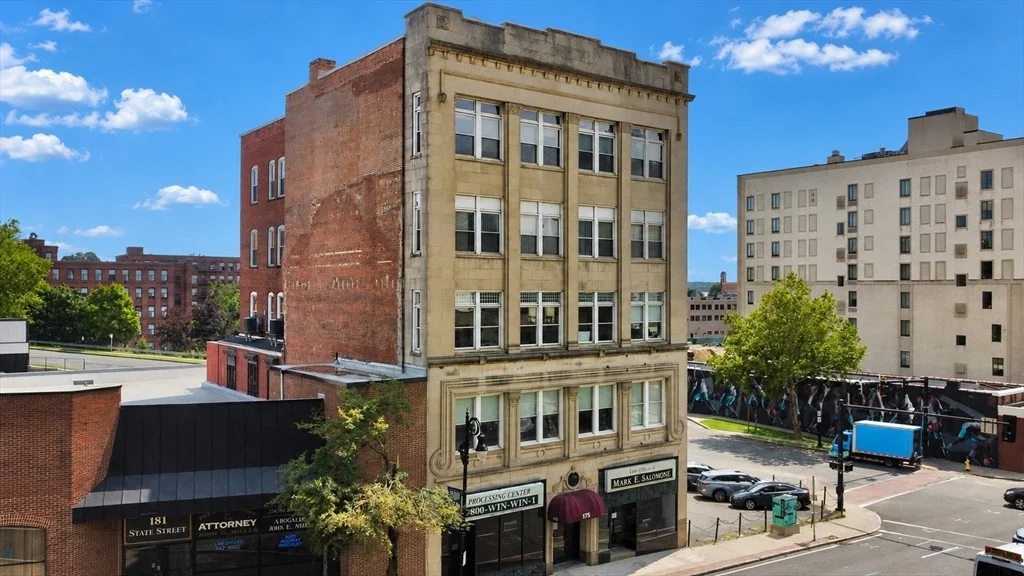 Photo of Unit 5THFLR at 175 State St