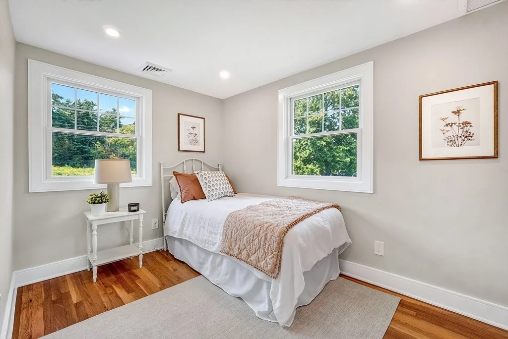 Photo of 28 Fieldstone Dr