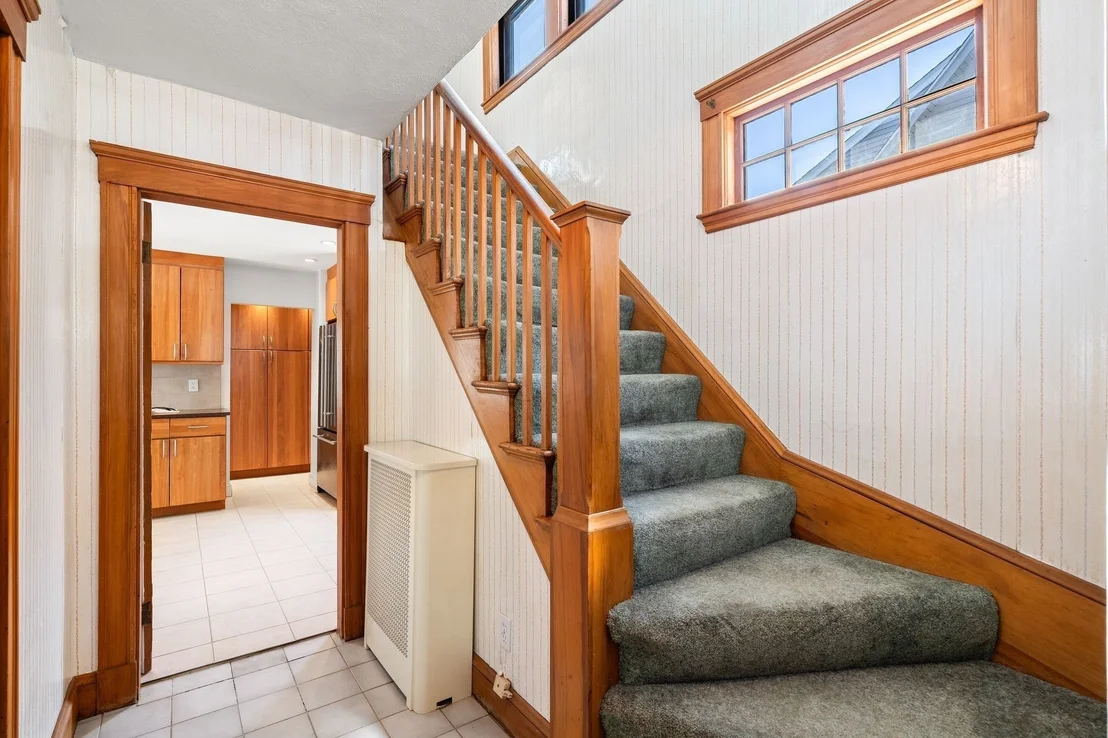 Photo of 152 Mount Vernon St