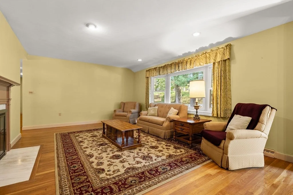 Photo of 39 Walsh Ave