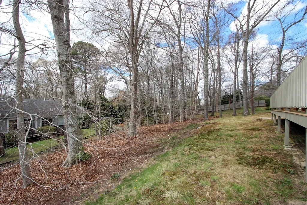 Photo of 60 Redwood Cir
