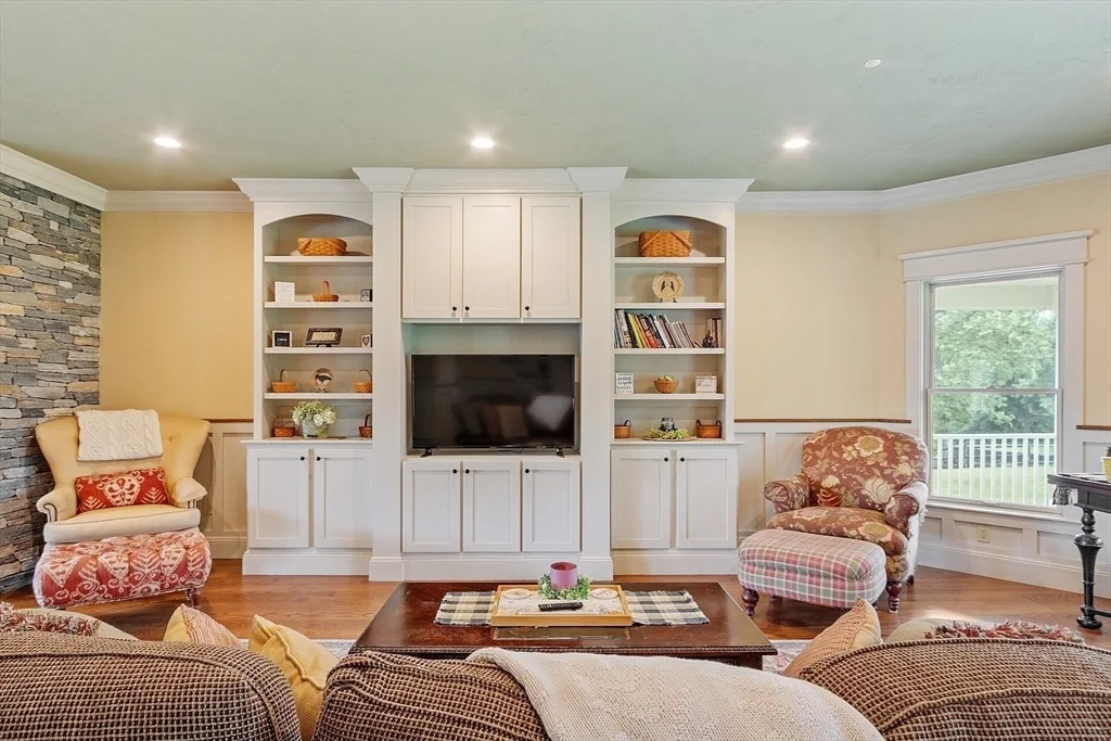 Photo of 9 Sequoia Dr