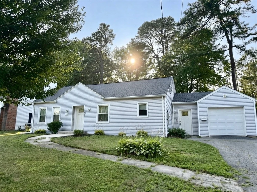 Photo of 412 Island Pond Rd