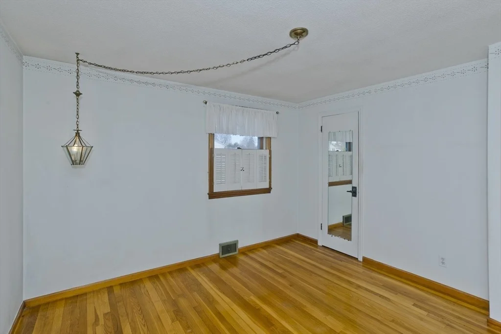 Photo of 83 Mayflower Ave