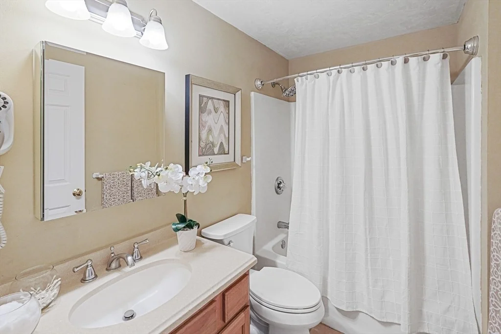 Photo of 9 Cardinal Cir