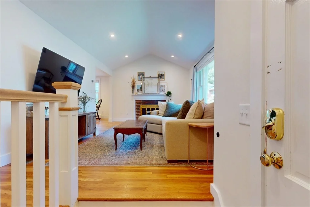 Photo of 10 Glen Cir