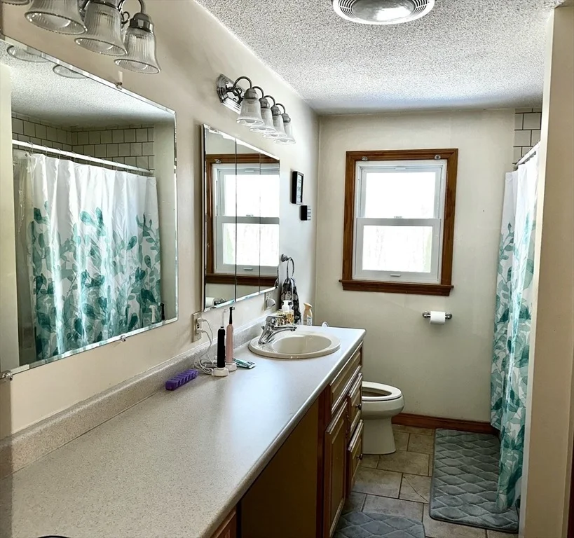 Photo of 47 Newcomb Rd