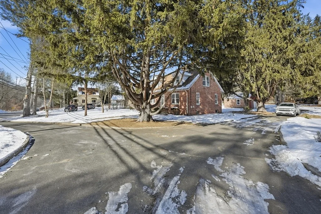 Photo of 3076 Boston Rd