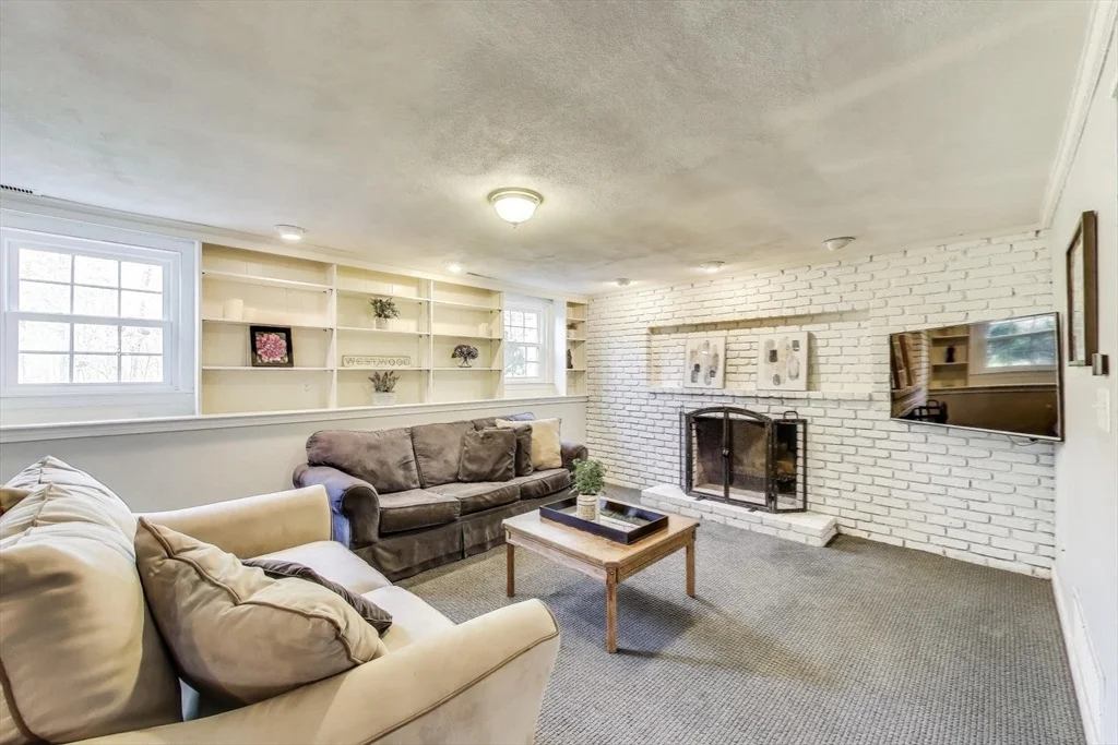 Photo of 24 Spruce Dr