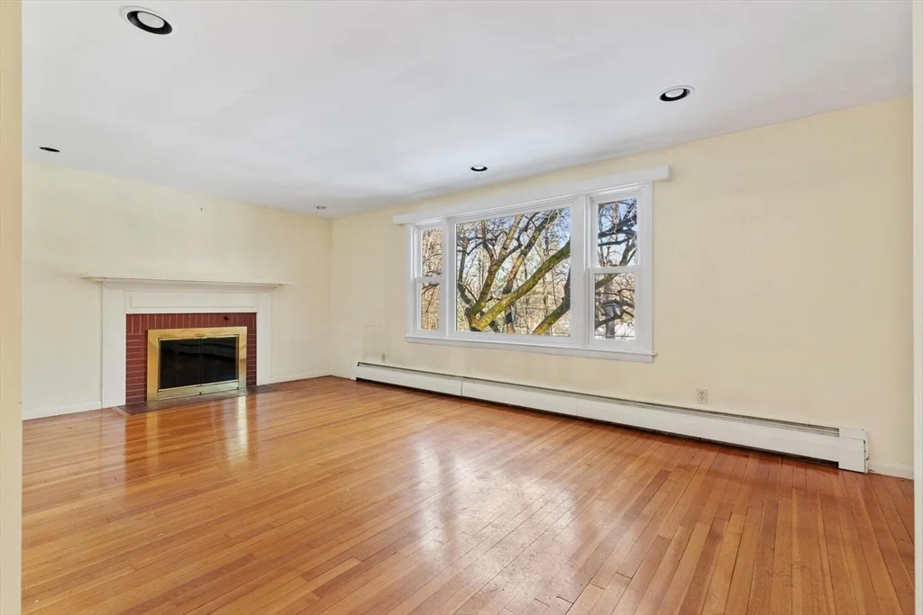 Photo of 7 Kelley Rd