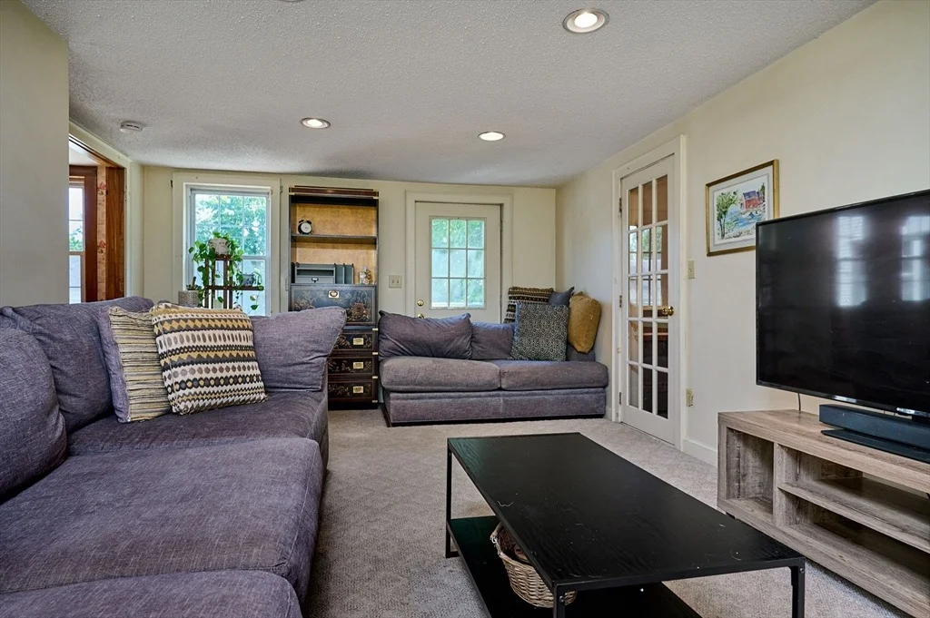 Photo of 666 Montgomery Rd