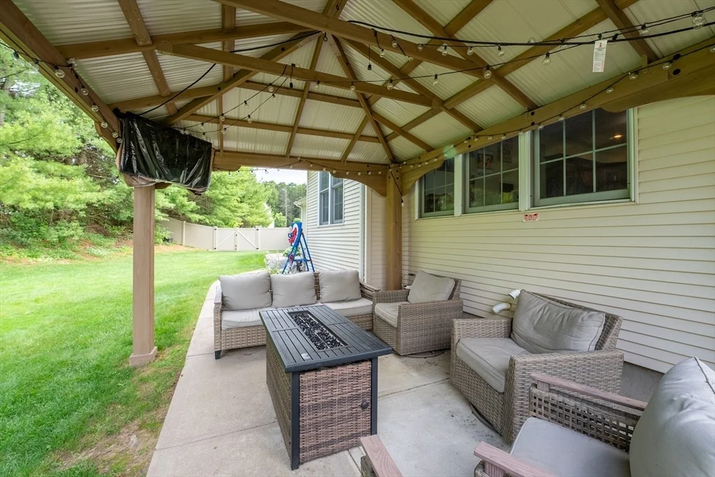 Photo of 30 Radisson Ln