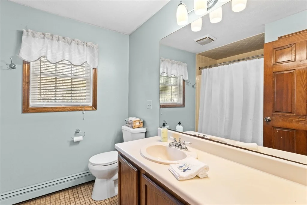 Photo of 38 Westwind Cir