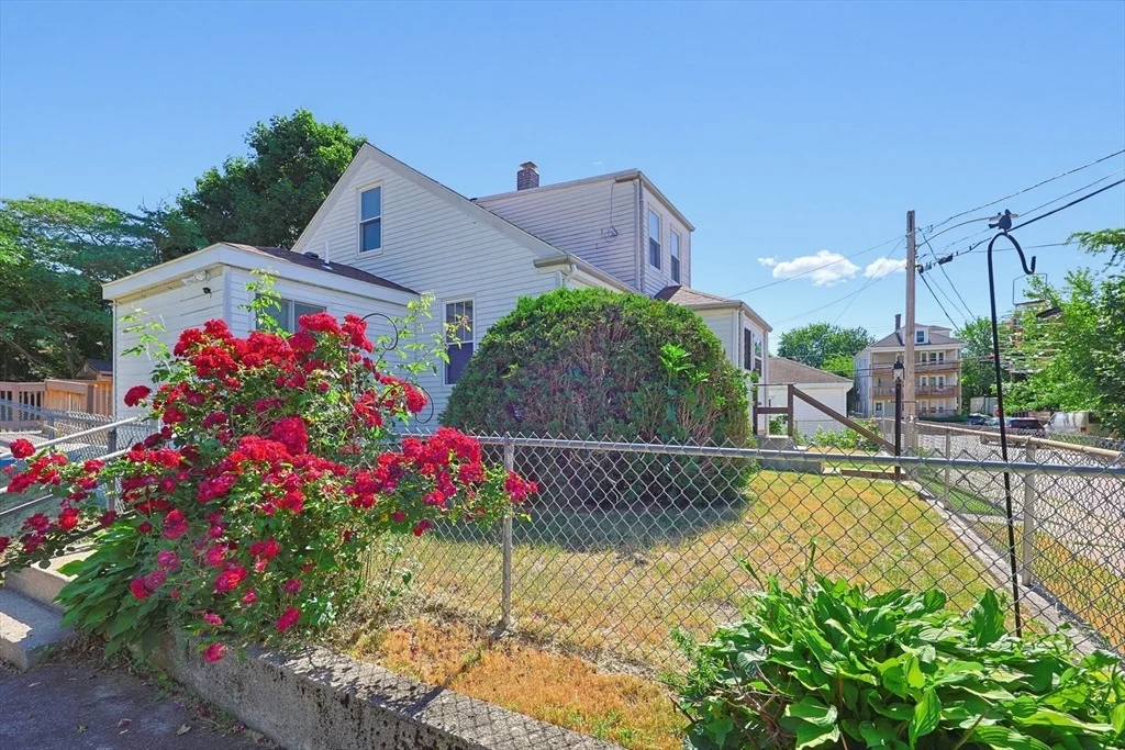 Photo of 16 Lakeview St