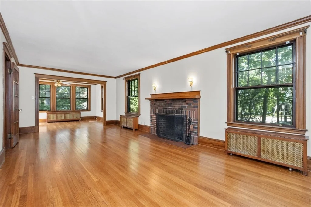 Photo of 75 Riverview Ave