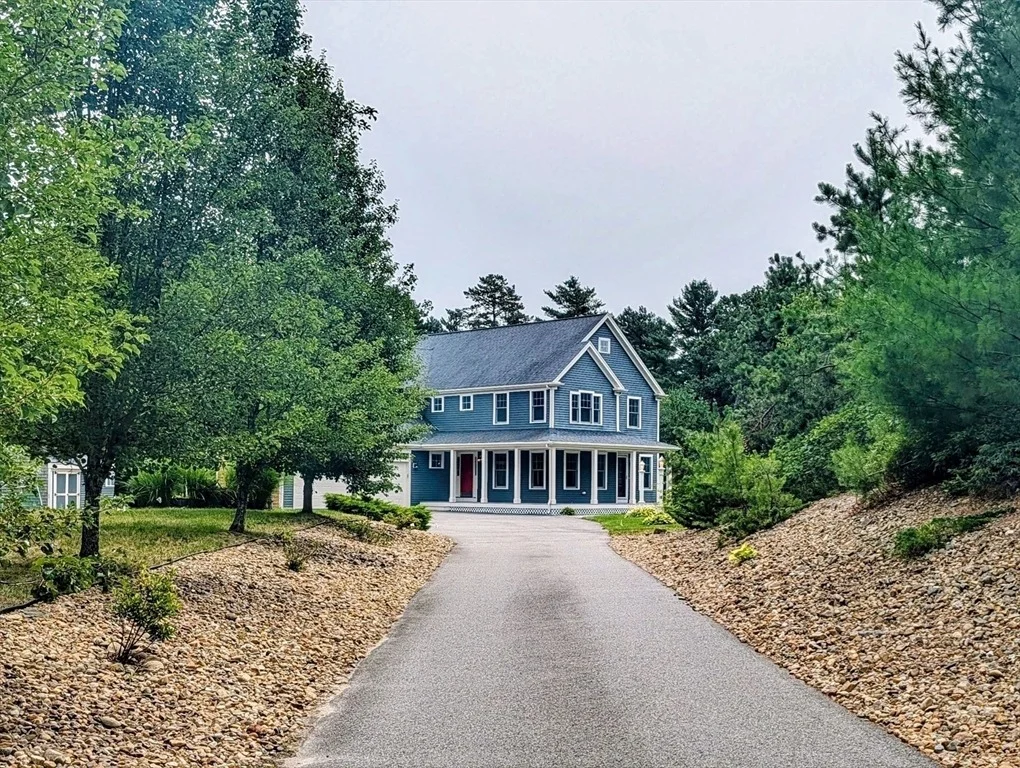 Photo of 10 Pond Edge Trl