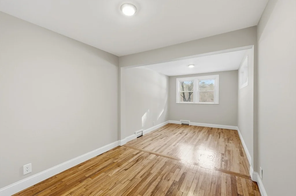 Photo of 76 Beaver Brook Road