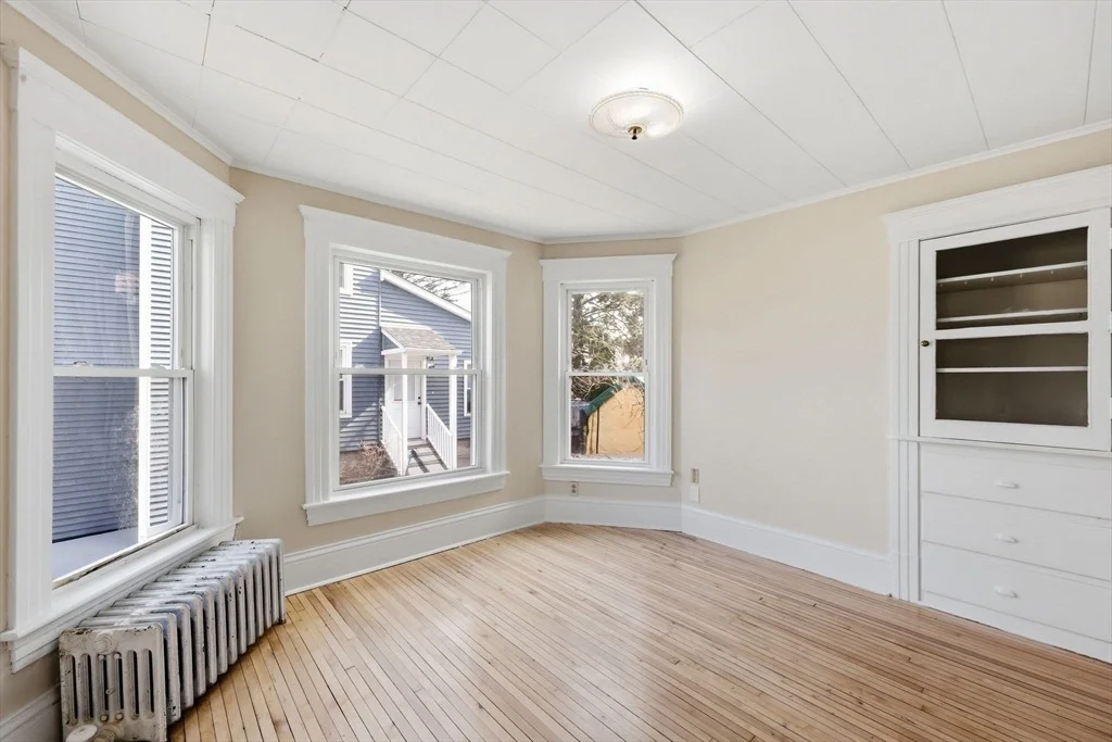 Photo of 32 Allen Ave