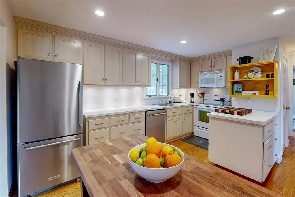 Photo of 65 Colonial Rd