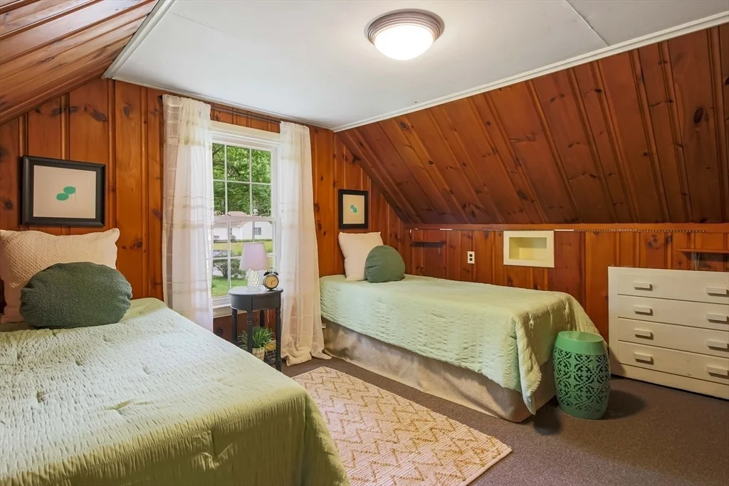 Photo of 4 Ledgewood Drive