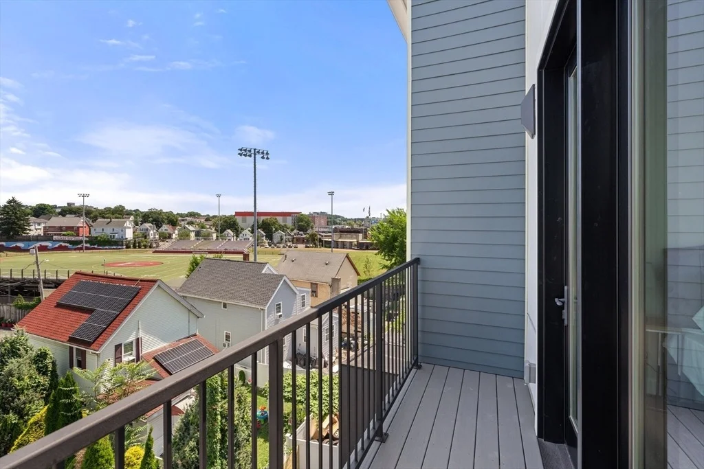 Photo of Unit 402 at 523 2nd St