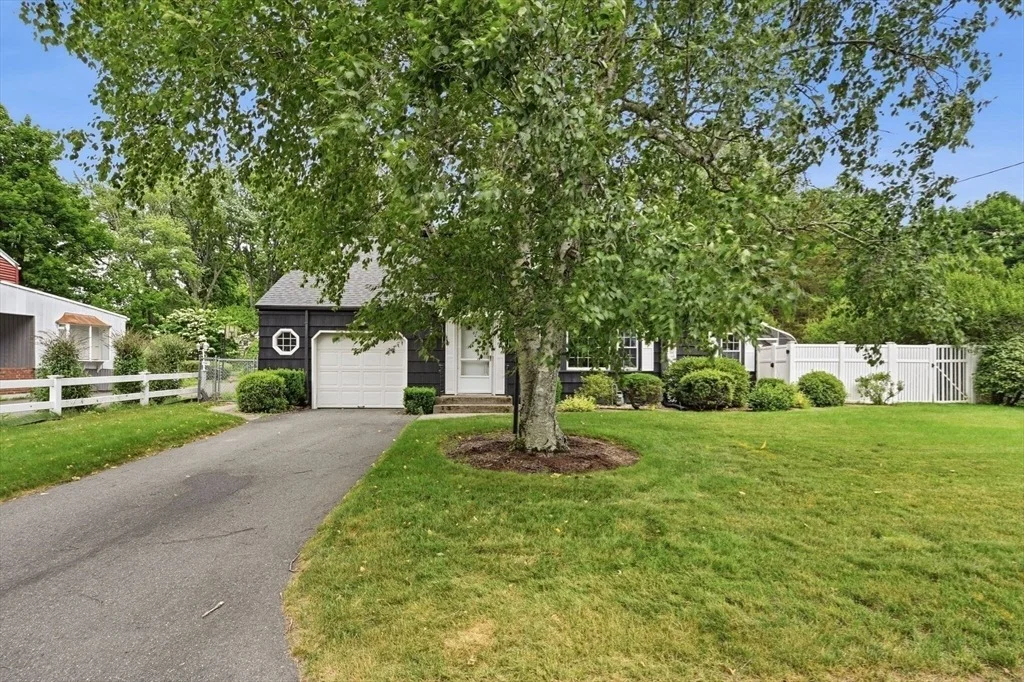 Photo of 47 Fenway Dr