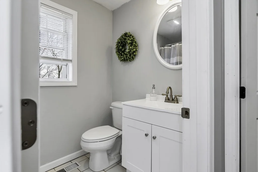 Photo of 7 Bowdoin Dr