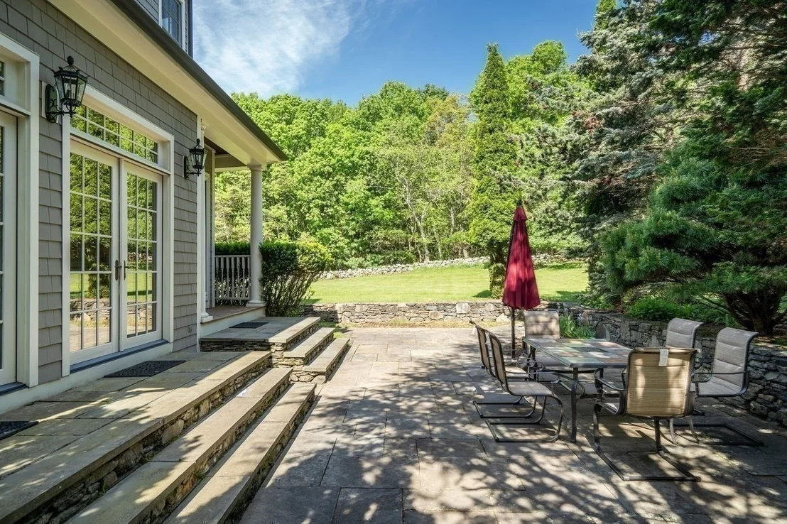 Photo of 2 Stonegate Ln