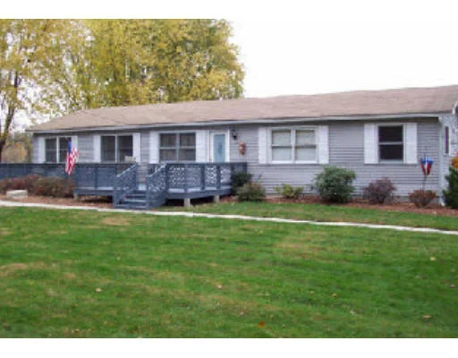 Photo of 77 River Dr