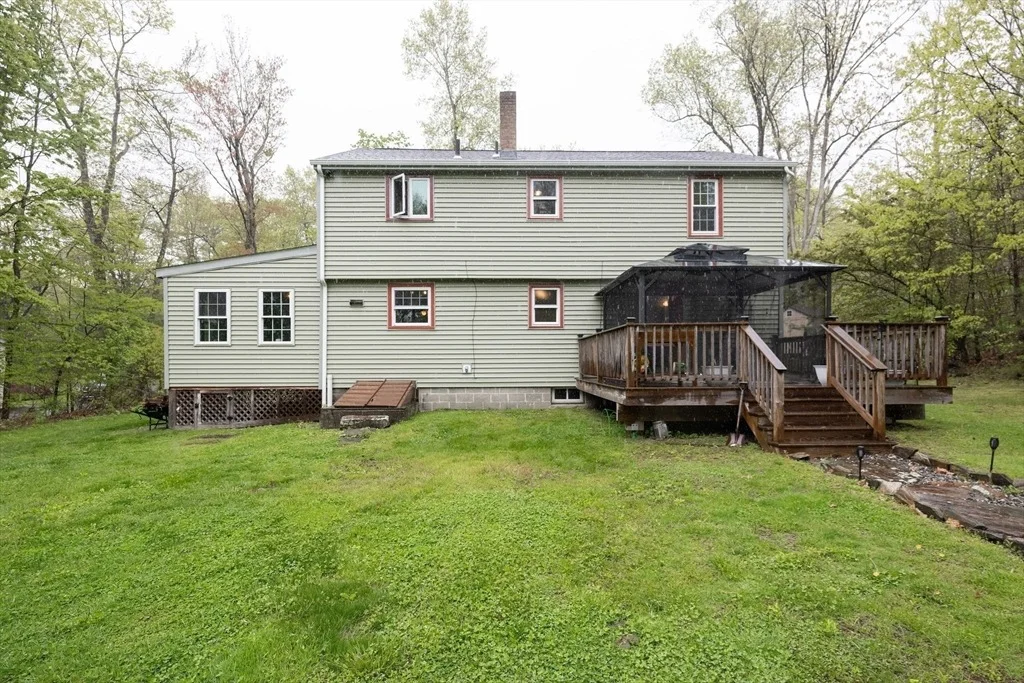 Photo of 400 School St