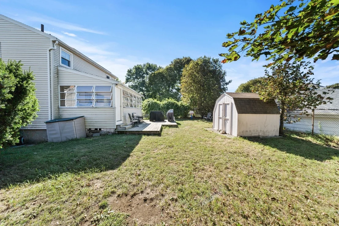 Photo of 18 Thompson Ln