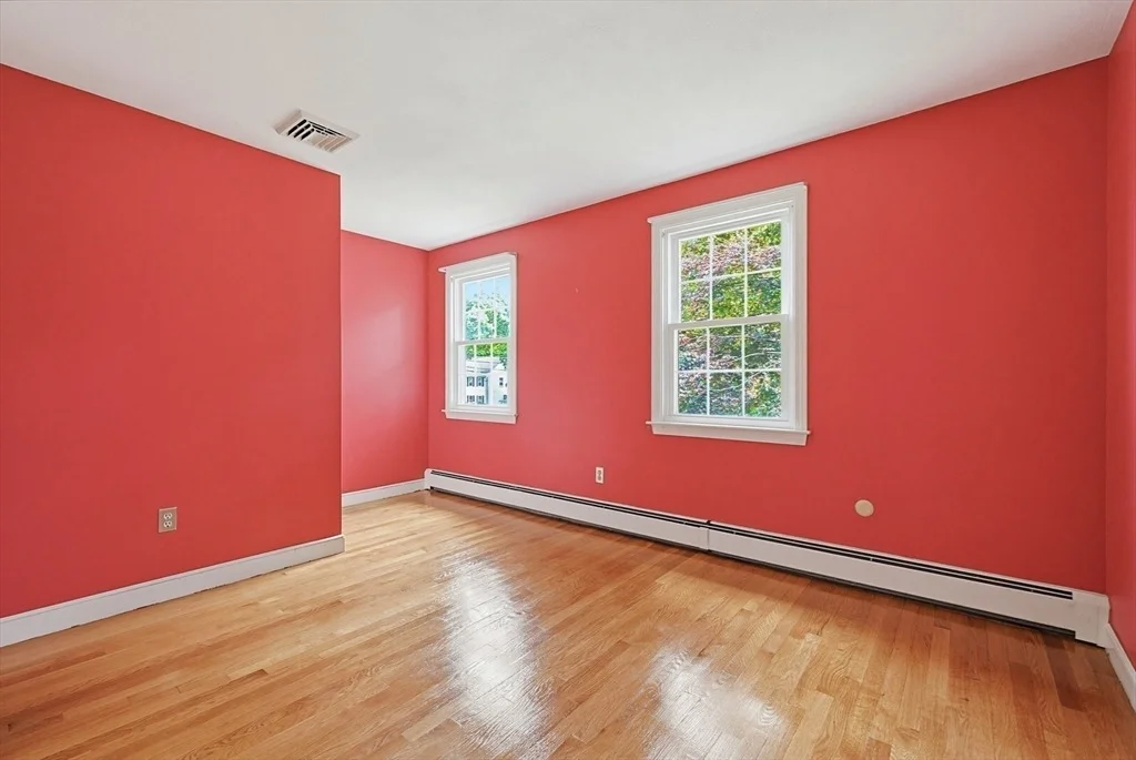 Photo of 7 Cahill Park Dr