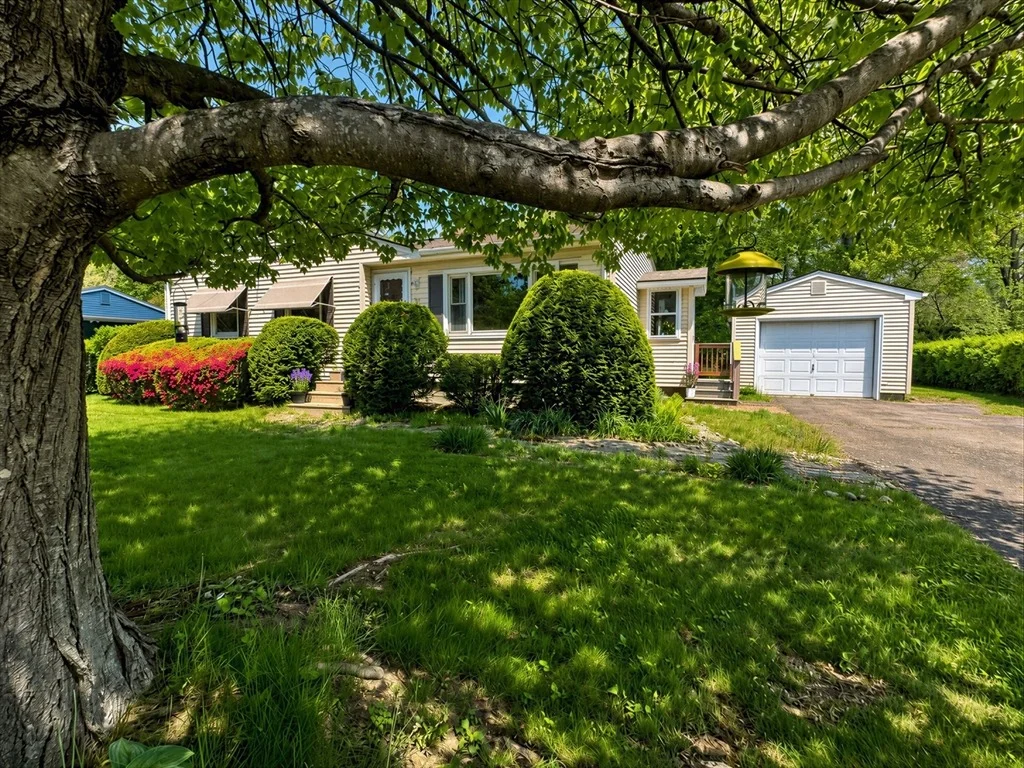 Photo of 194 Brookside Circle