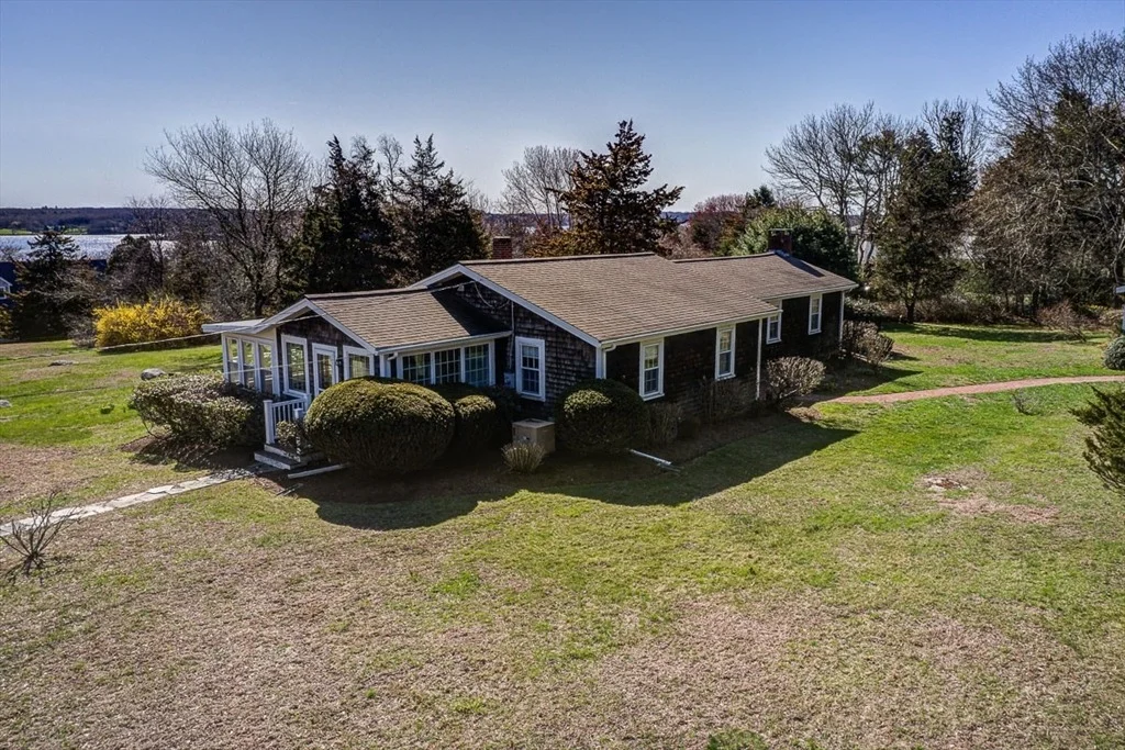 Photo of 1484 Drift Road