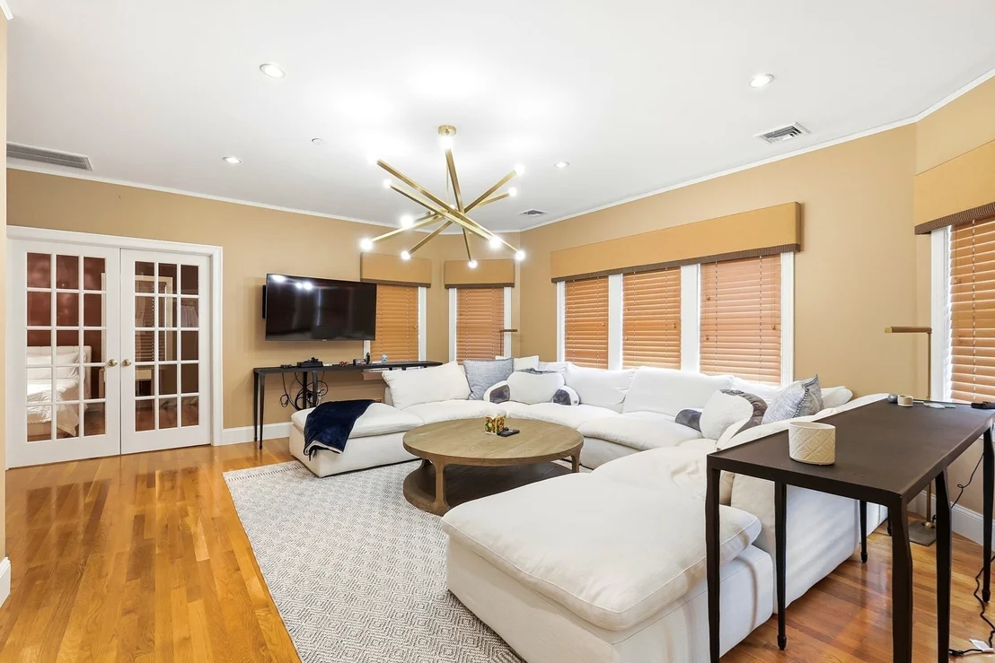 Photo of 10 Wolcott Ave
