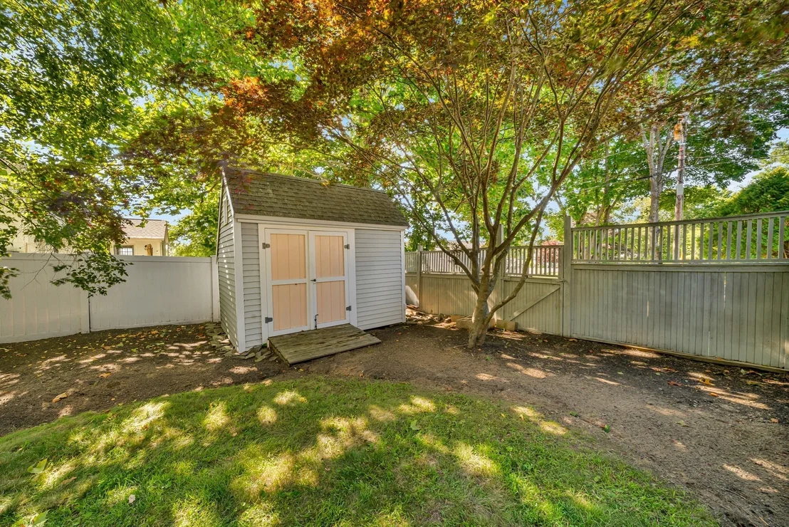 Photo of 2 Hunter Dr