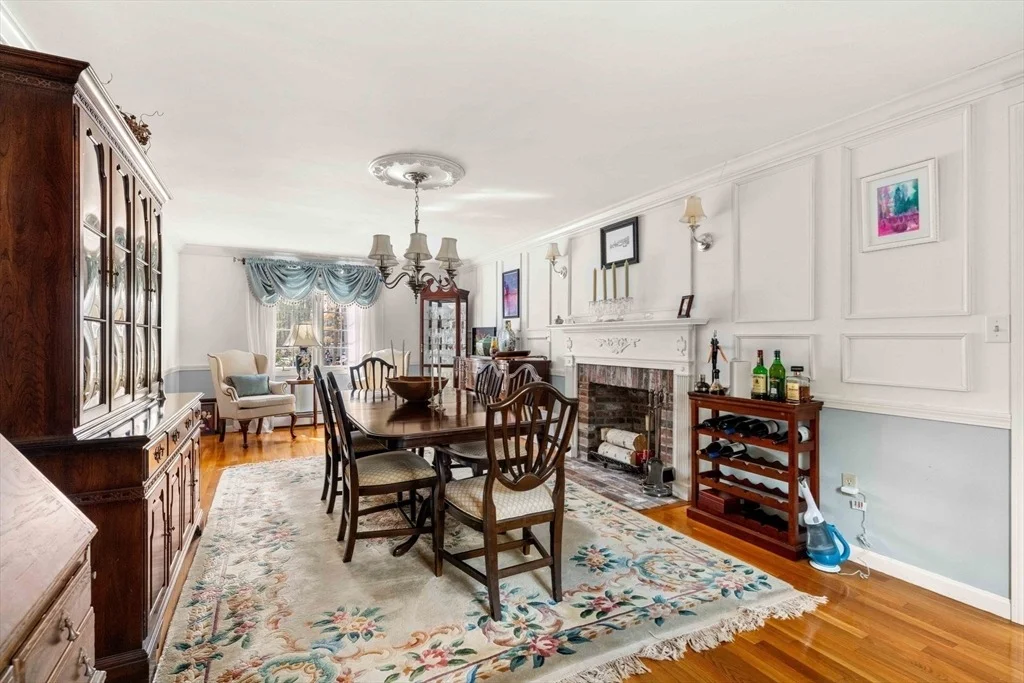 Photo of 12 Inverness Cir