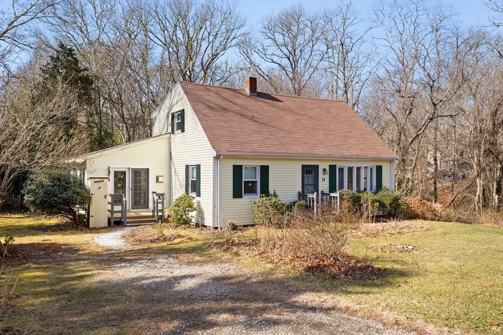 Photo of 14 Clay Pond Rd