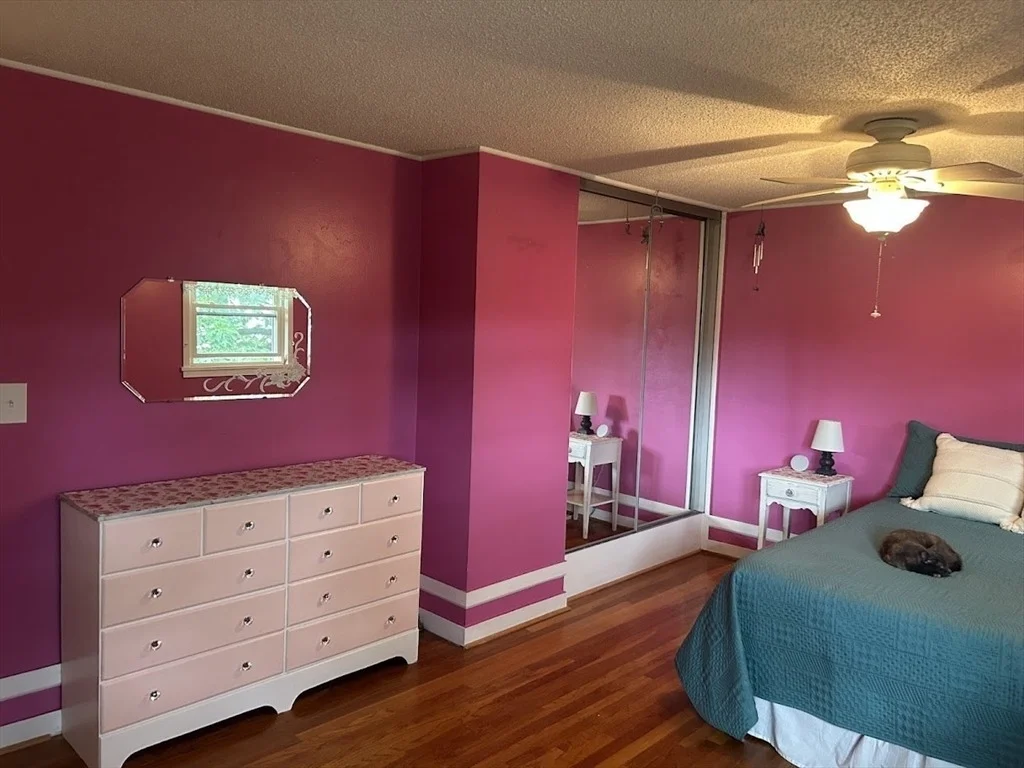 Photo of Unit 1385 at 1385 Pendleton Avenue