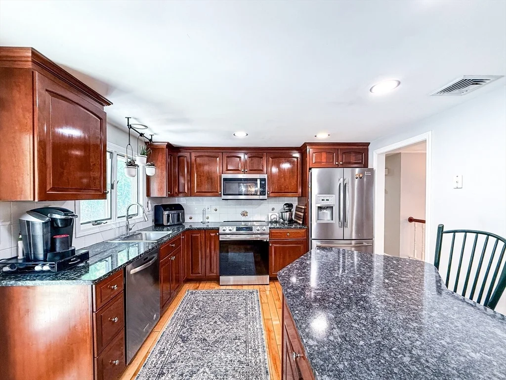 Photo of 17 Robin Rd